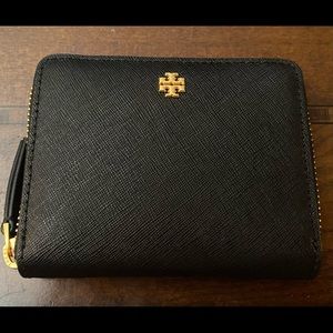New Tory Burch Medium Bifold Zipper Wallet